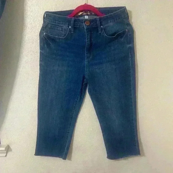 NWOT SEVEN7 HIGH WAISTED BREEZY CROP WITH RAW HEM IN SIZE 10 - Picture 2 of 5